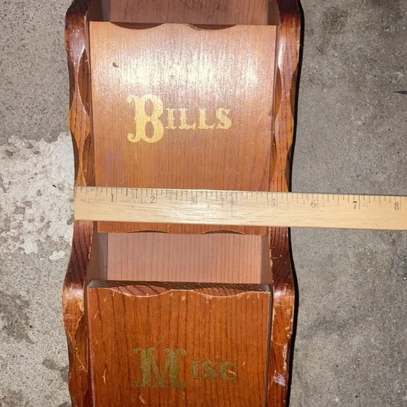 📬✉️ Vintage 1970s / 1980s Straw Wooden Gold Ink Wall Organizer for Mail 📦📭 - Picture 6 of 7